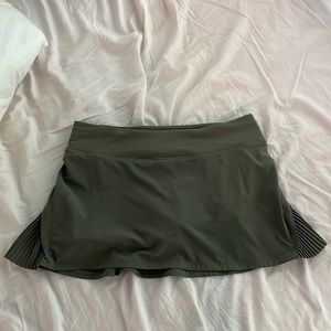 Grey sage play of the pleats skirt